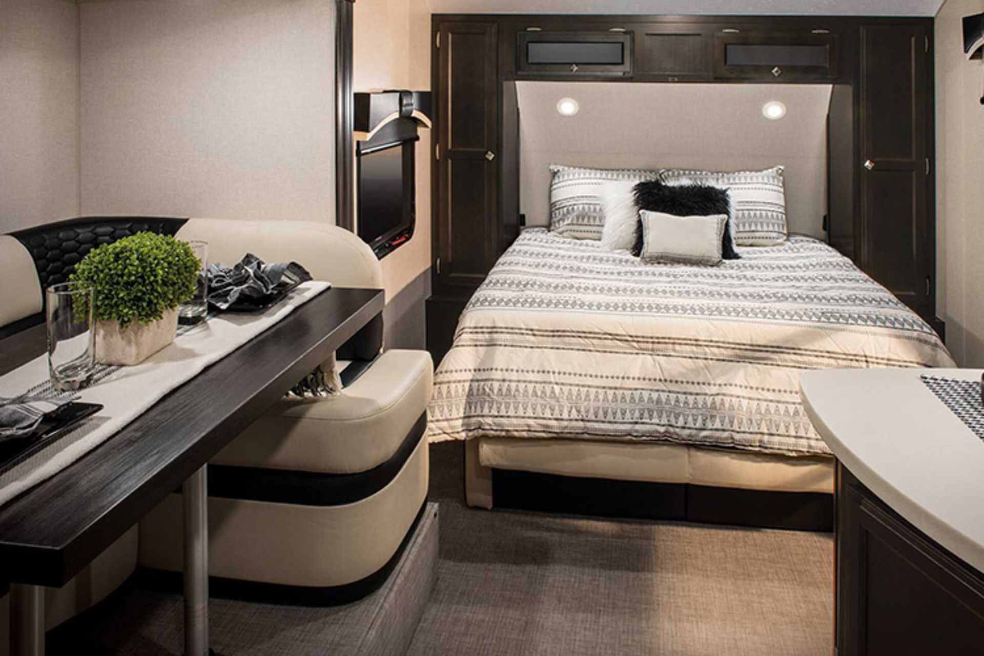 تریلر فیبرکربنی Sonic X RV