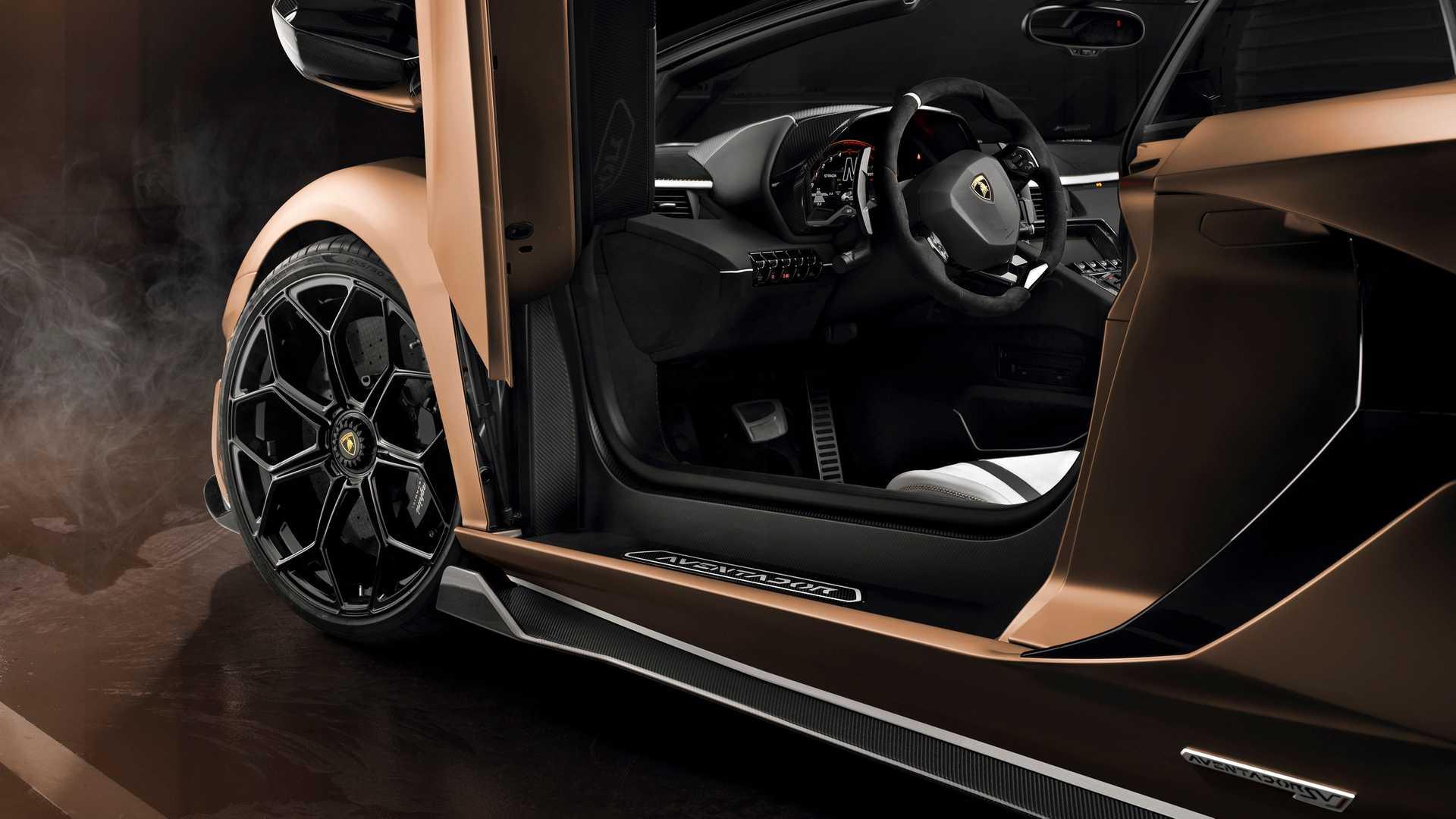 Lamborghini Aventador SVJ Roadster / لامبورگینی اونتادور سوپرولوچه جوتا رودستر