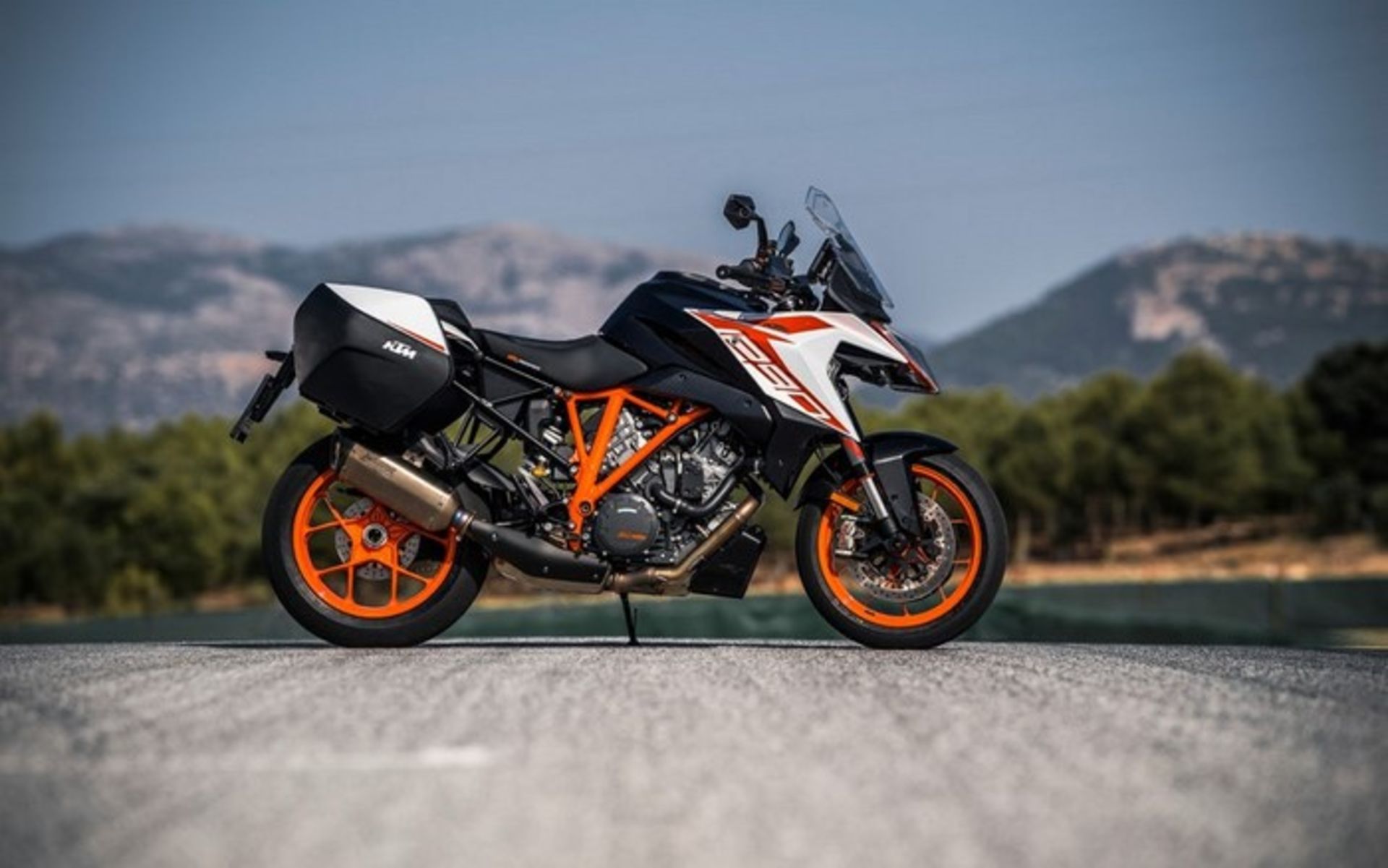 2019 KTM Super Duke 1290 GT