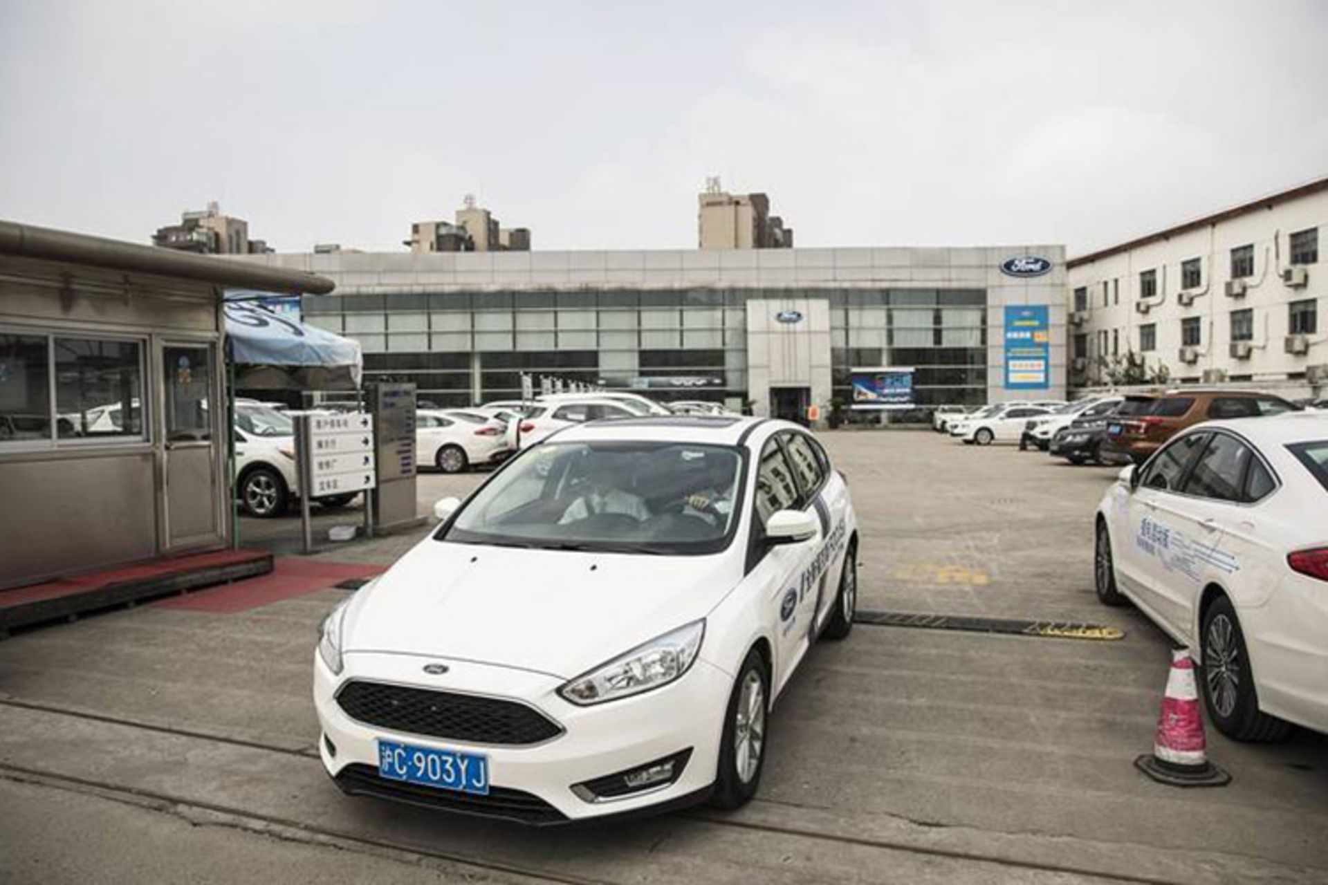 کاهش فروش خودرو در بازار چین