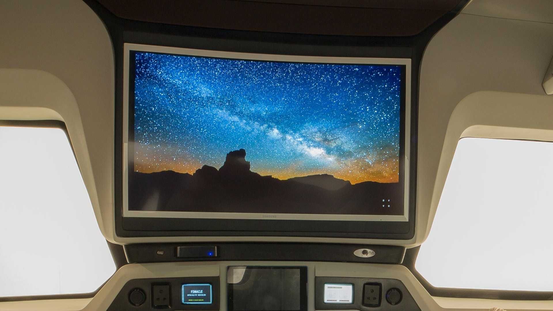 Pinnacle Finetza van / ون لوکس خانه متحرک