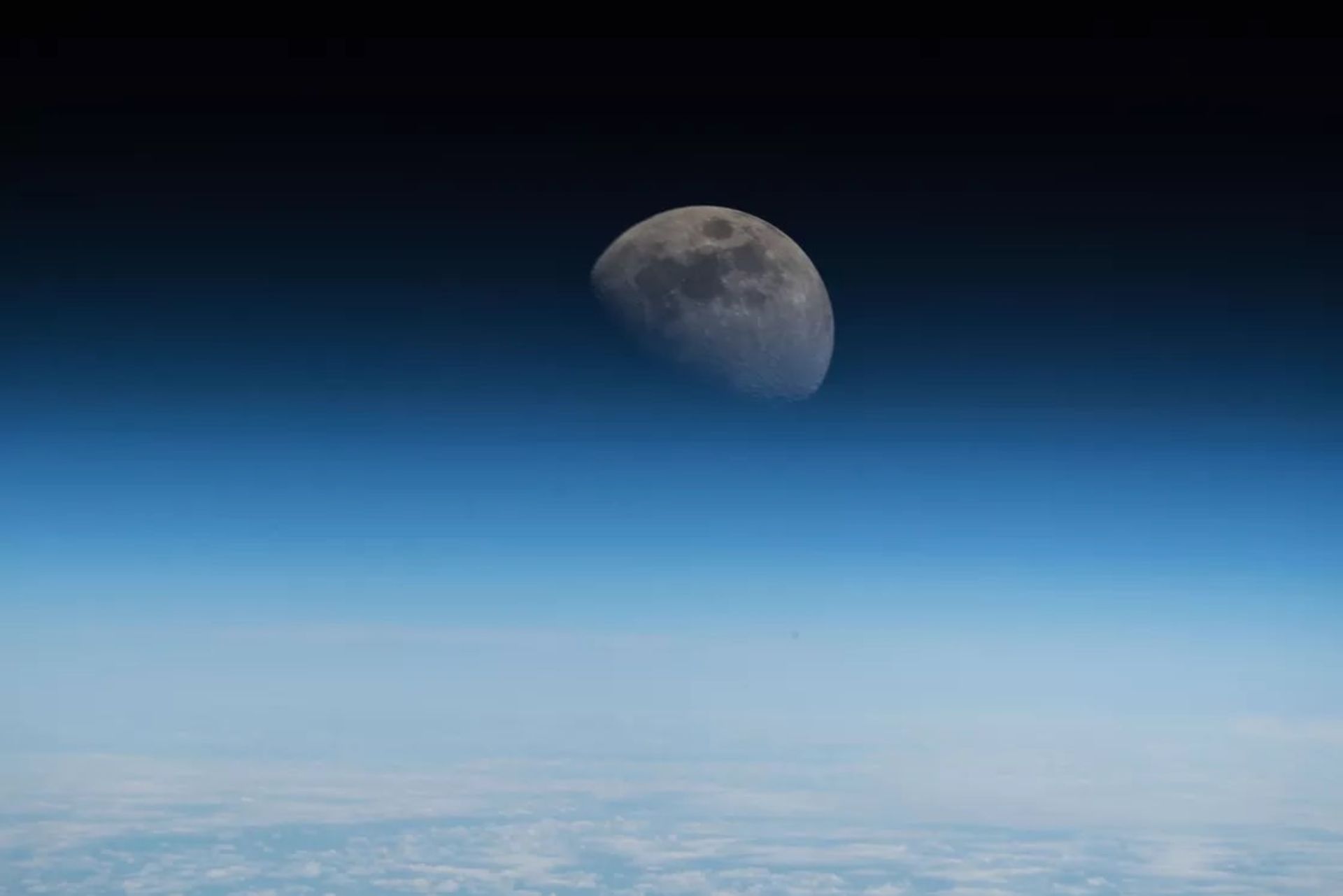 Moon / ماه