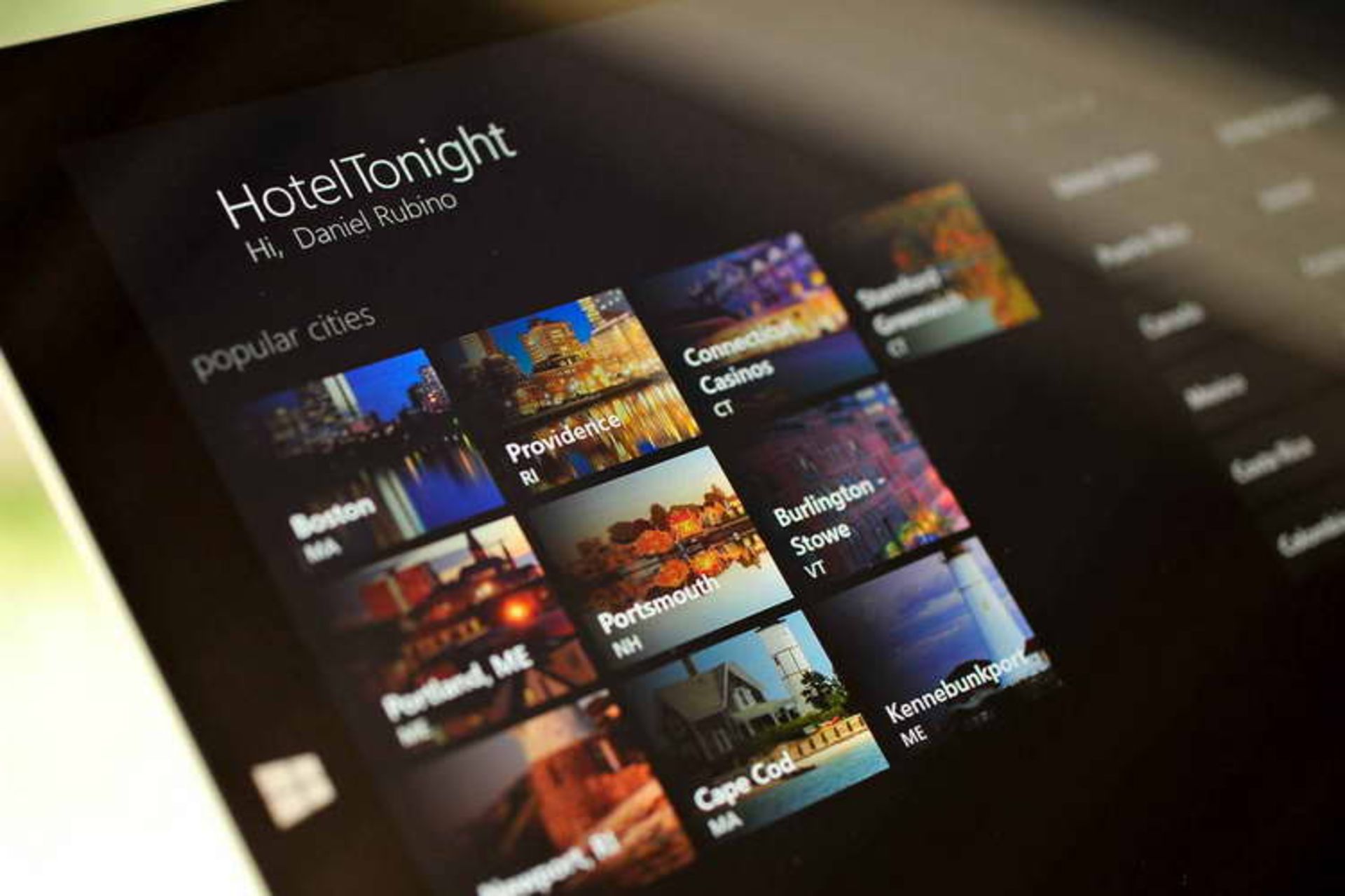 Airbnb acquire HotelTonight