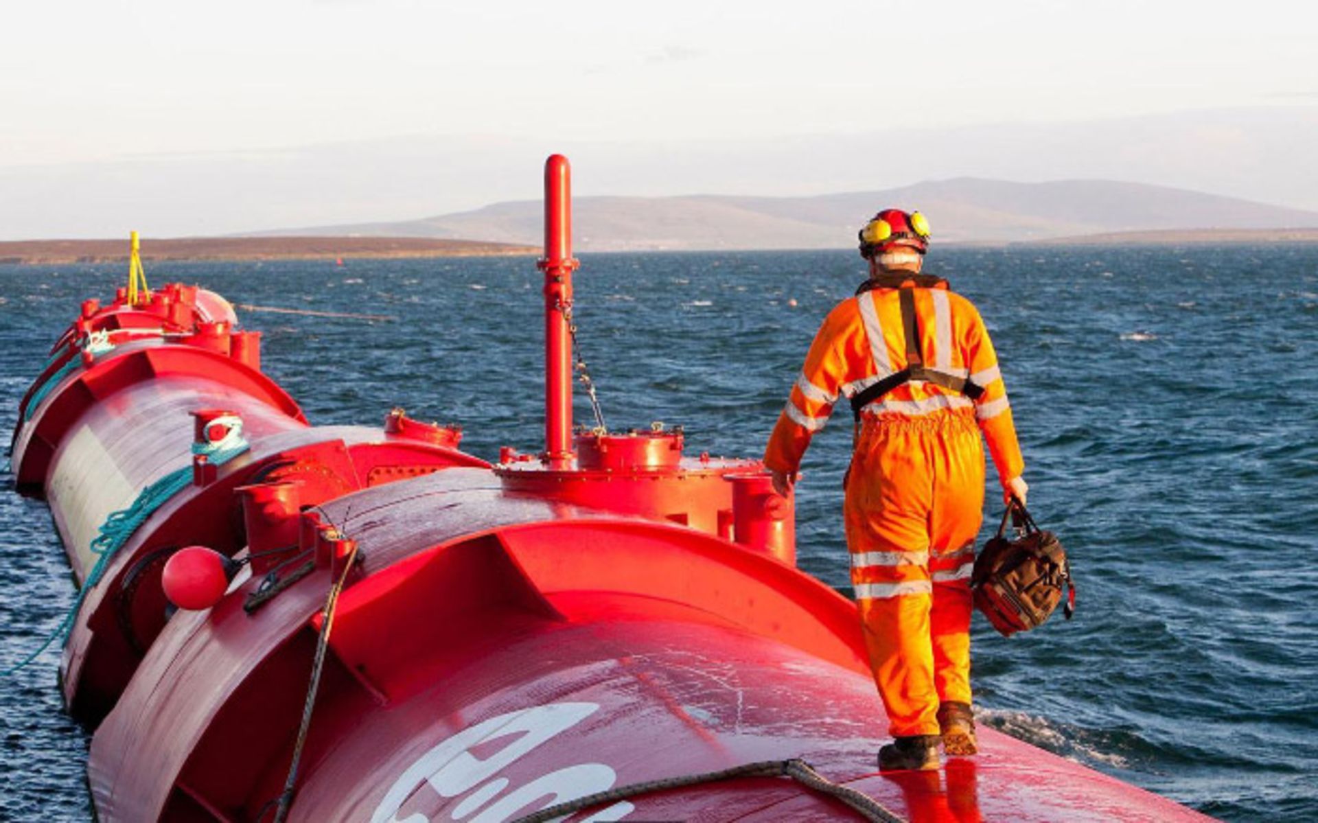 انرژی موج و جزر و مد/ tidal and wave energy