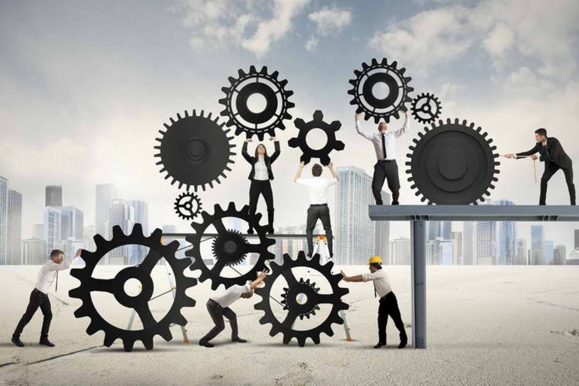  Dominance of Large Teams