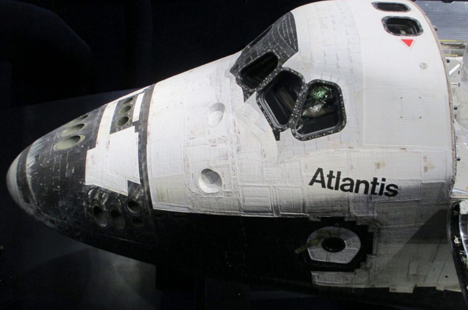 دماغه شاتل آتلانتیس