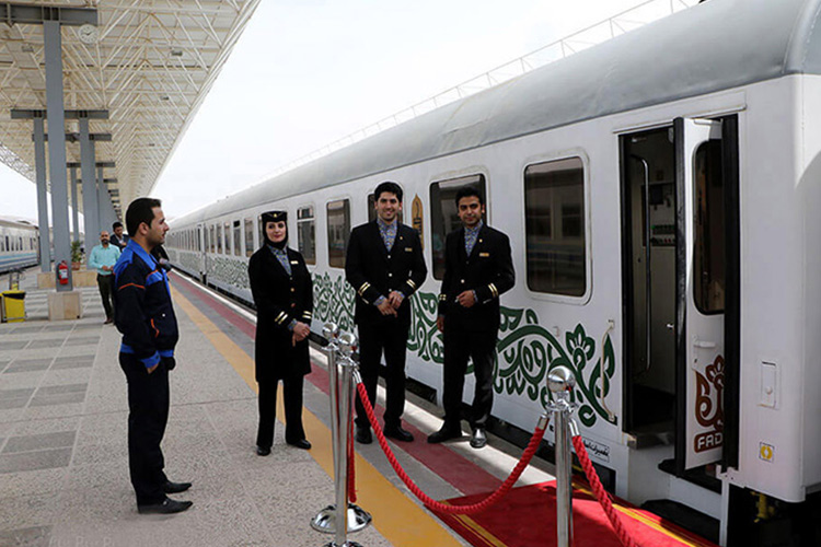 سفری مدرن در ایران، سفر با قطار فدک از تهران به مشهد - زومیت