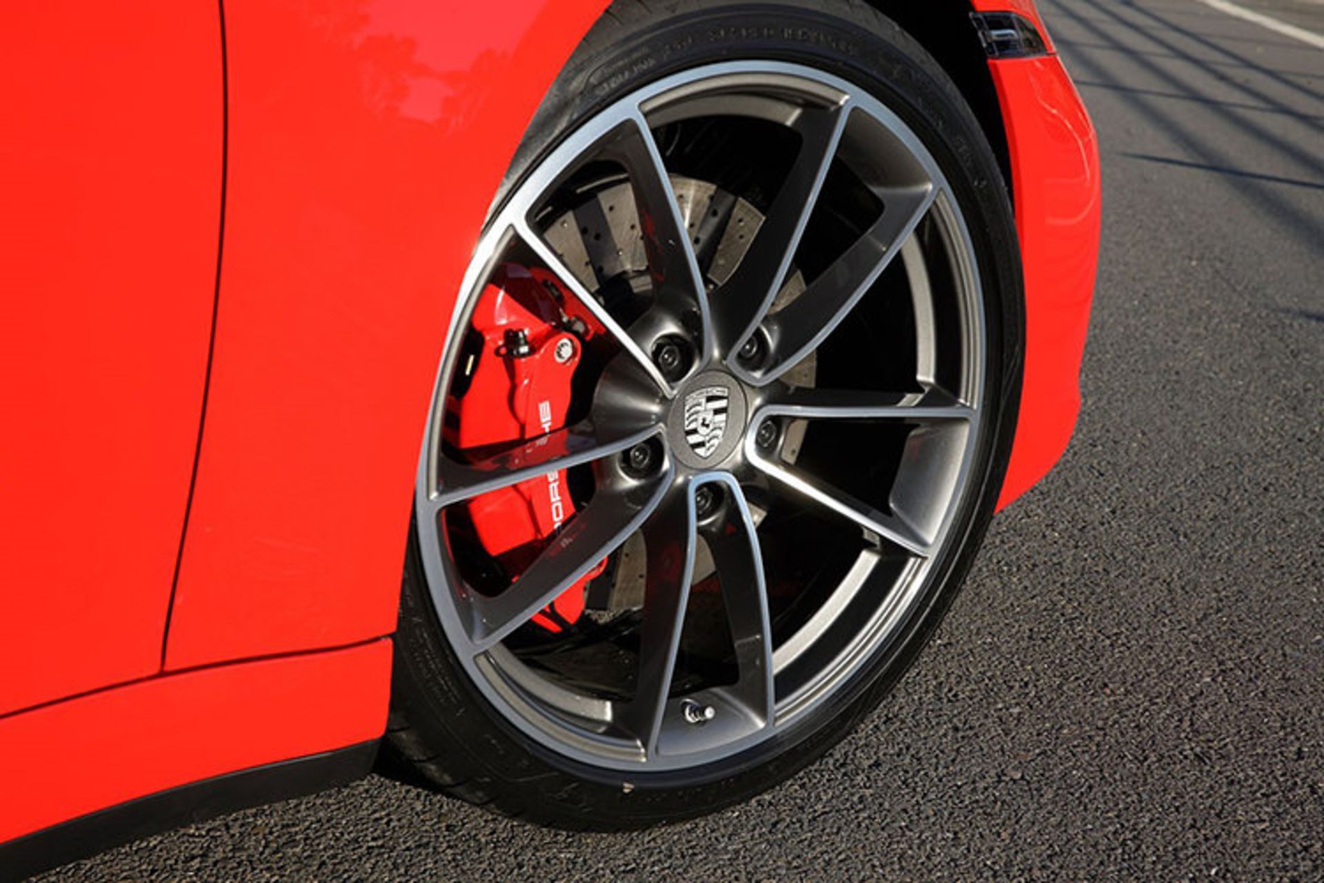 Porsche Carbon Ceramic Brakes / ترمز کربن سرامیکی پورشه