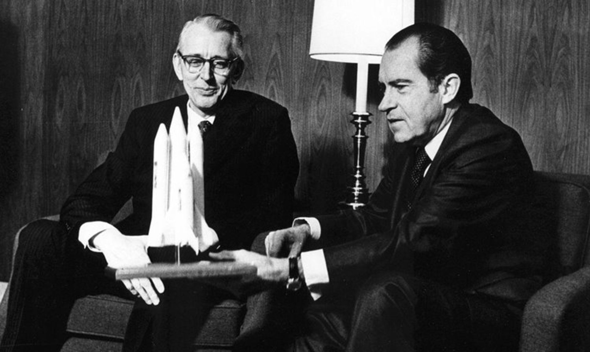 نیکسون و شاتل