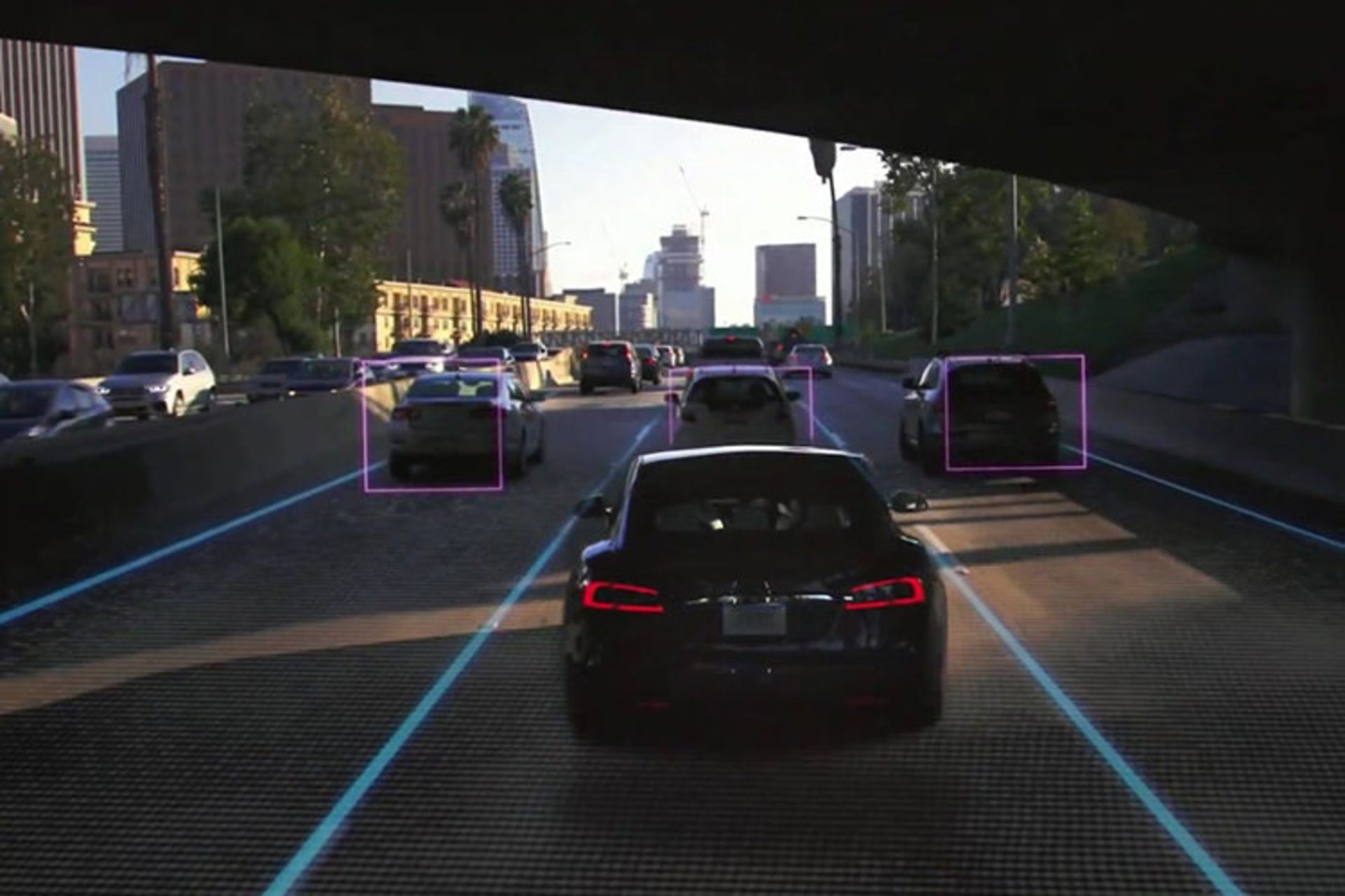 autopilot tesla / سیستم نیمه خودران اتوپایلوت تسلا