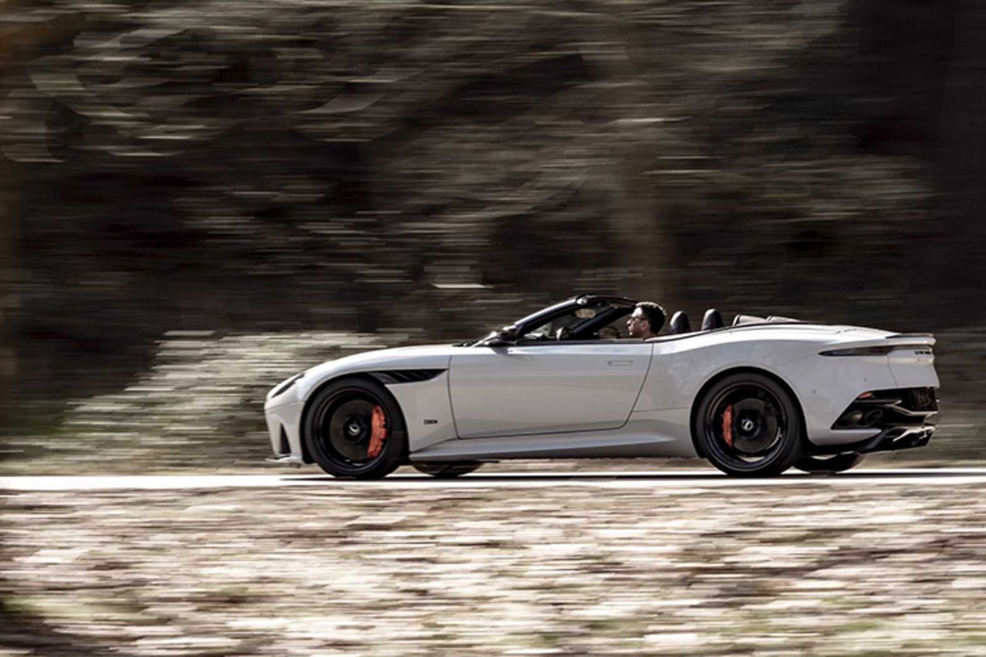 استون مارتین DBS سوپرلجرا ولانته