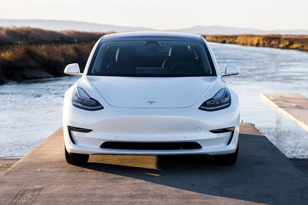 tesla electric car / خودروی الکتریکی تسلا