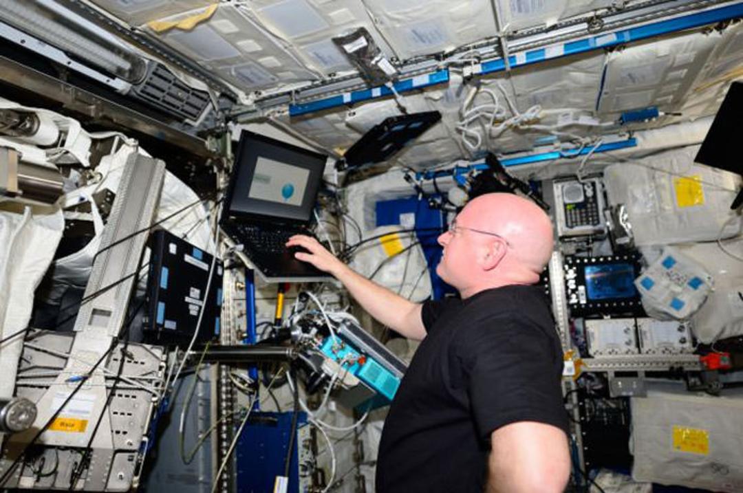 NASA twin astronauts