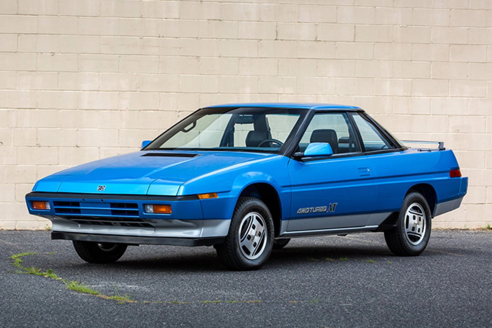 Subaru XT
