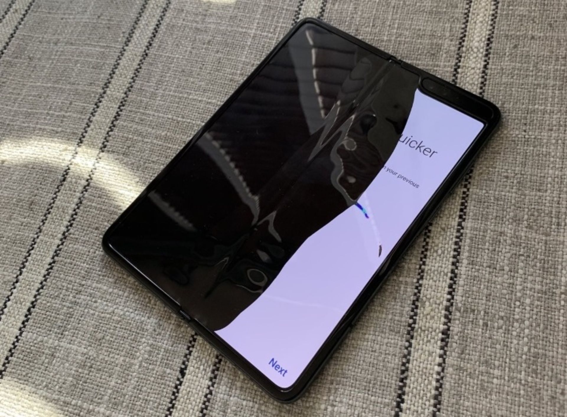 مرجع متخصصين ايران اشكال نمايشگر گلكسي فولد سامسونگ / SAMSUNG GALAXY FOLD