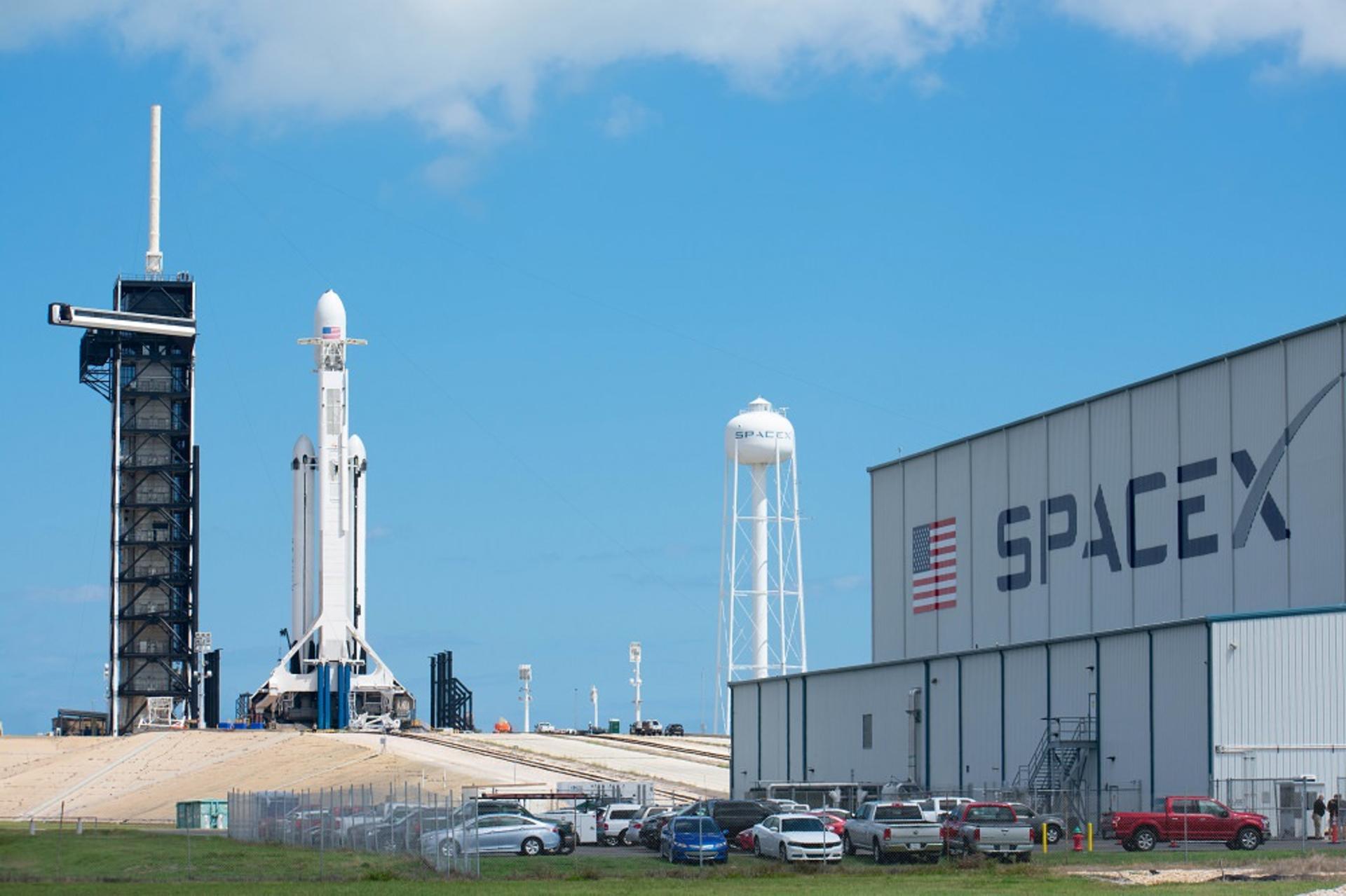 Falcon Heavy / فالکون هوی