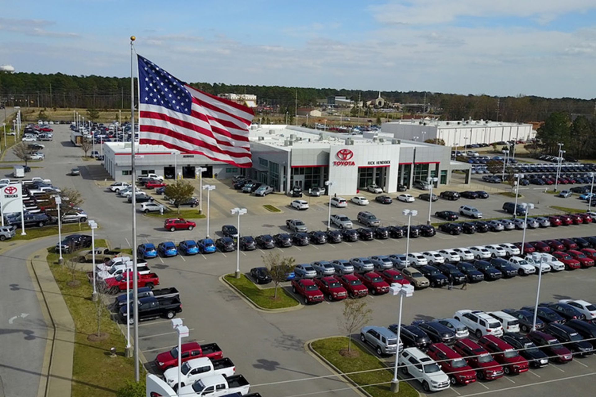 کاهش فروش نمایندگی های خودرو در آمریکا