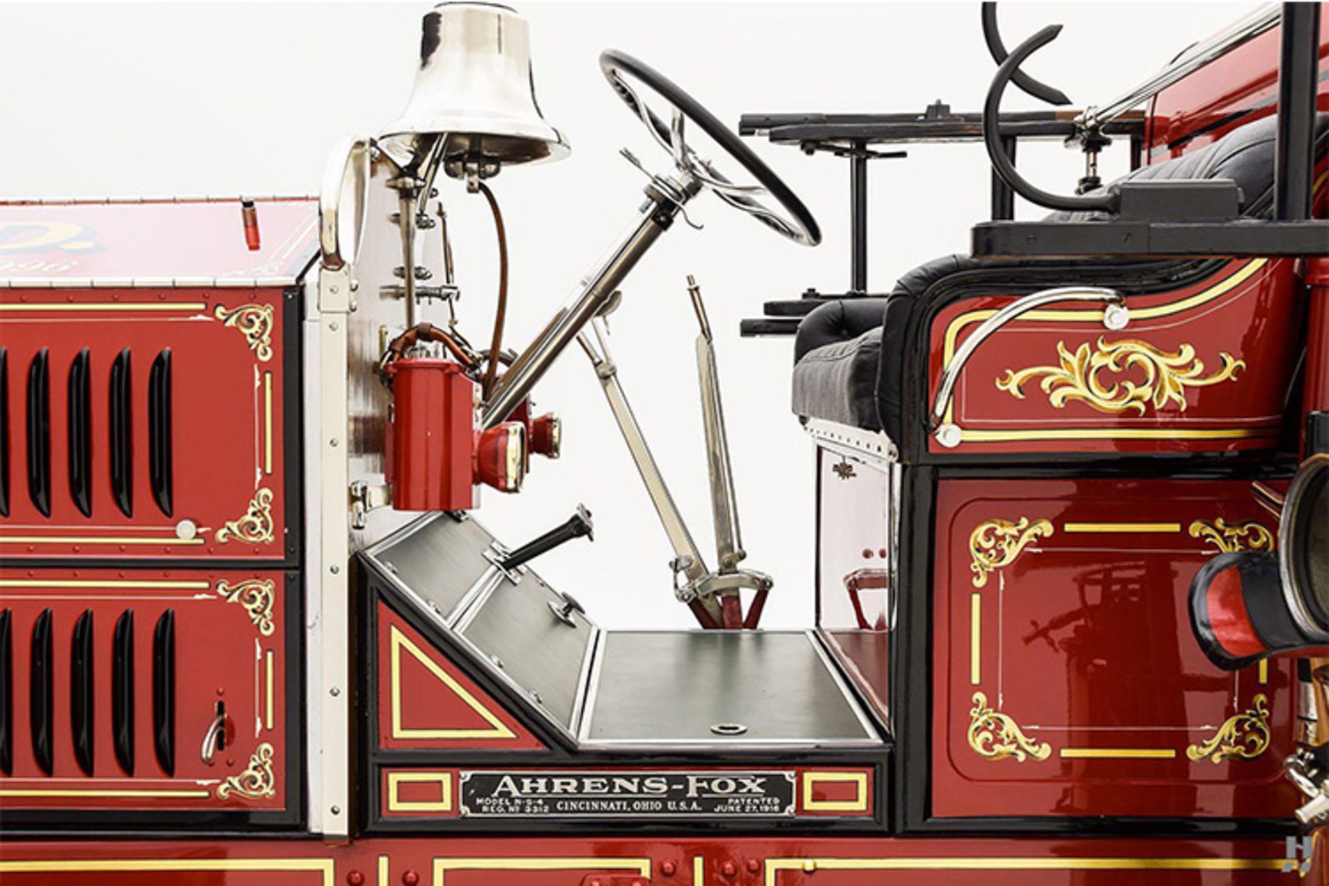 اولین کامیون آتش‌نشانی