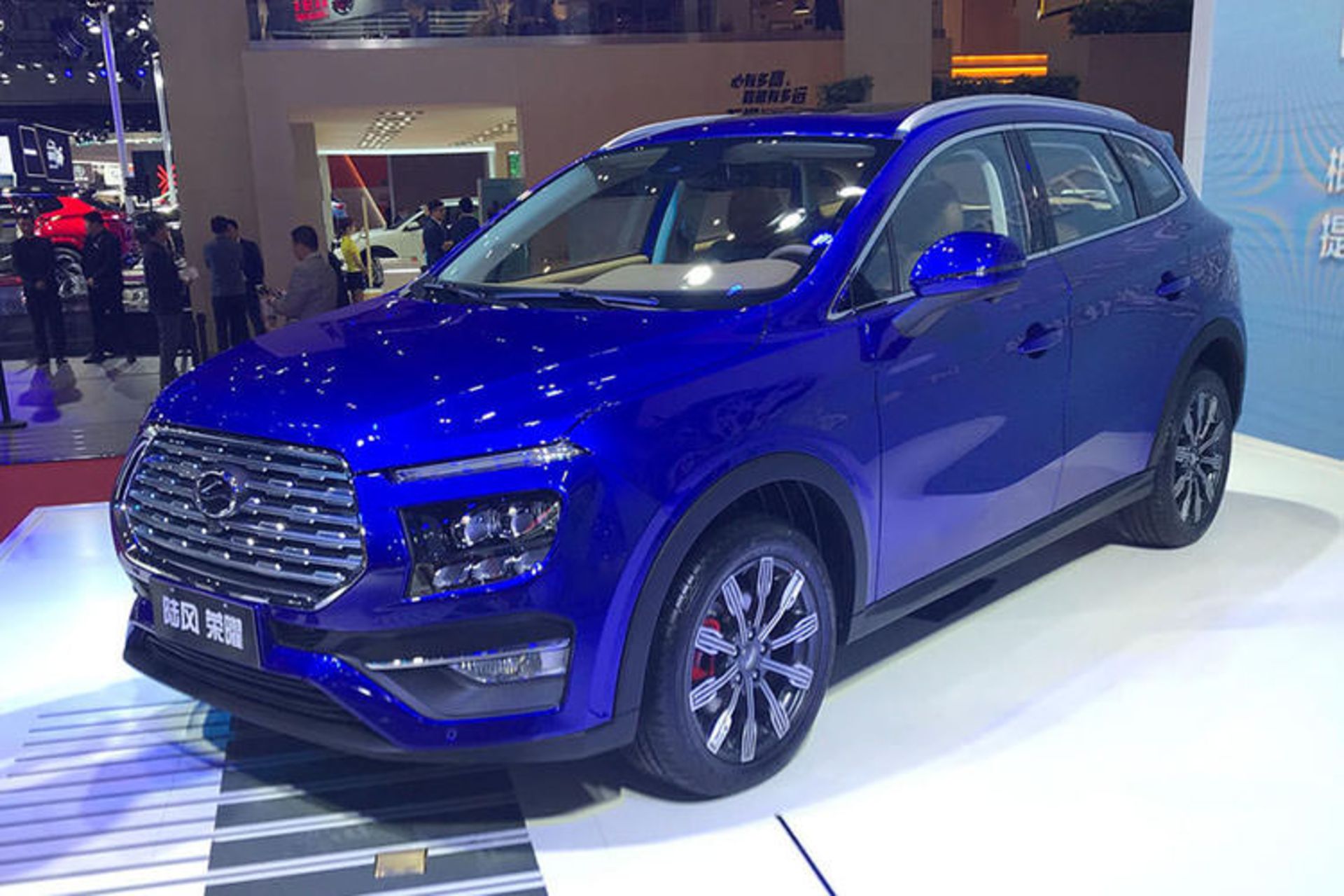 landwind x7 / شاسی بلند لندویند 