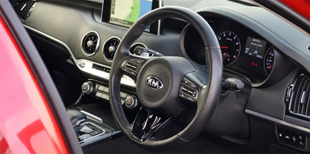 کابین کیا استینگر / kia stinger