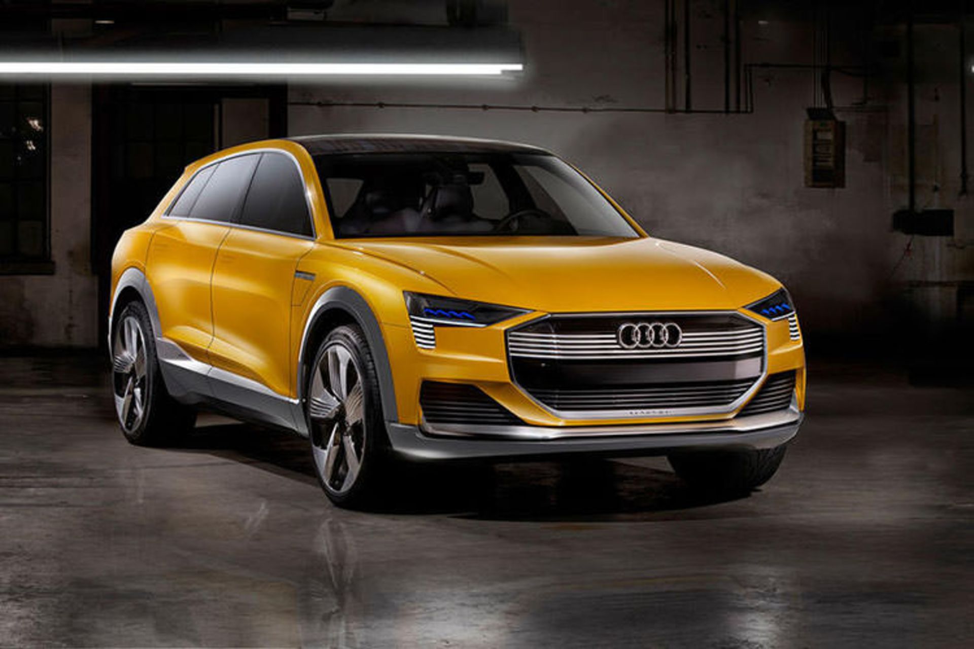 Audi E-tron / آئودی ای-ترون