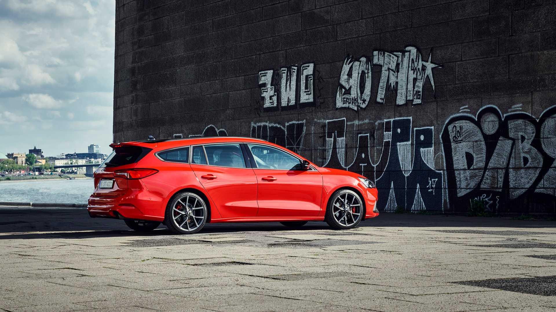 Ford Focus ST wagon / استیشن واگن فورد فوکوس