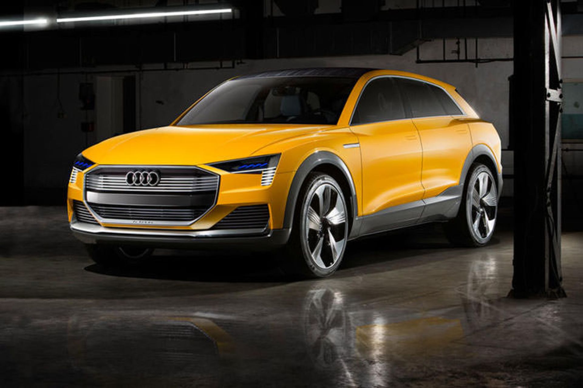 Audi E-tron / آئودی ای-ترون