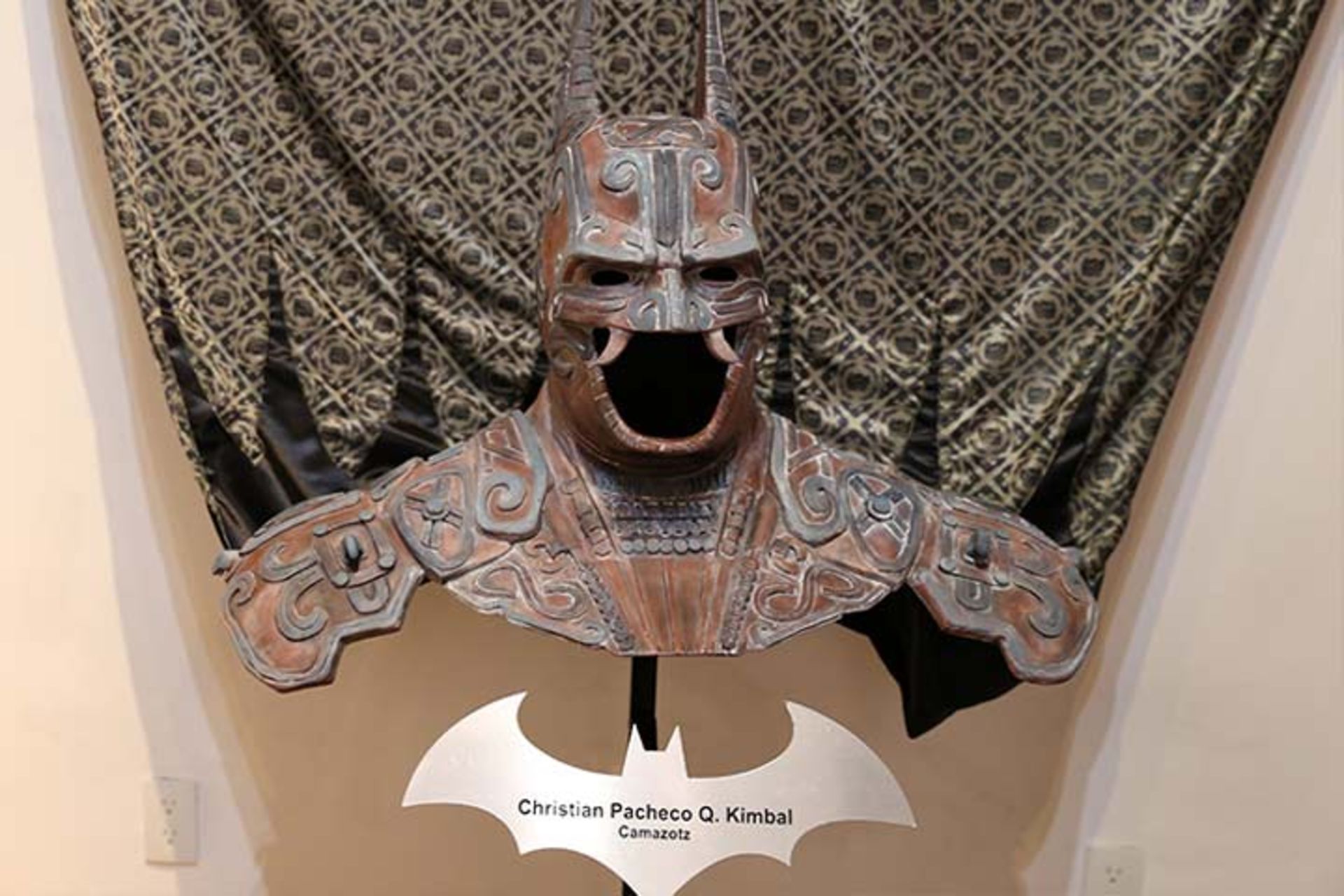 بتمن/ کاماسوتز اثر کریستین پاچیکو 