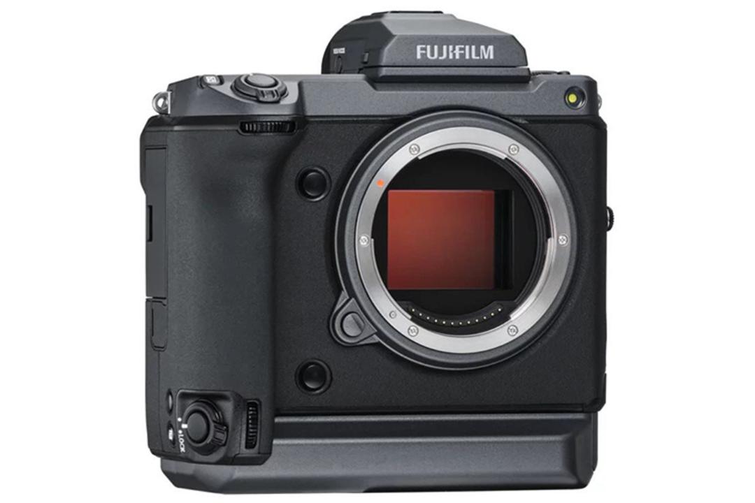 دوربین GFX100‌ فوجی فیلم