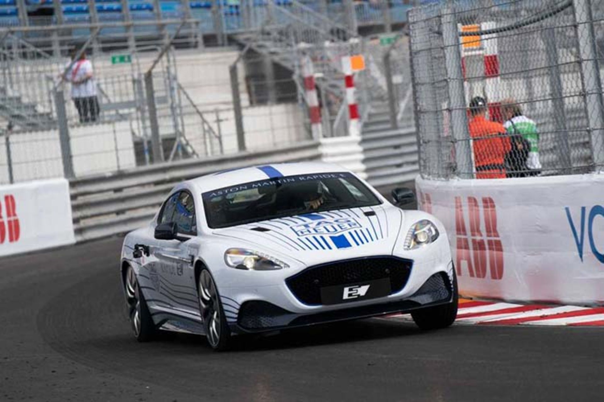 ASTON MARTIN RAPIDE E / استون مارتین