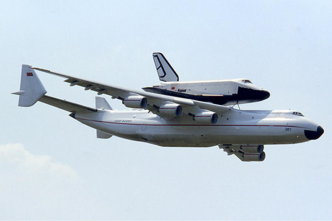 آنتونوف -۲۲۵ و مدارگرد بوران / An-225 and Buran Orbiter