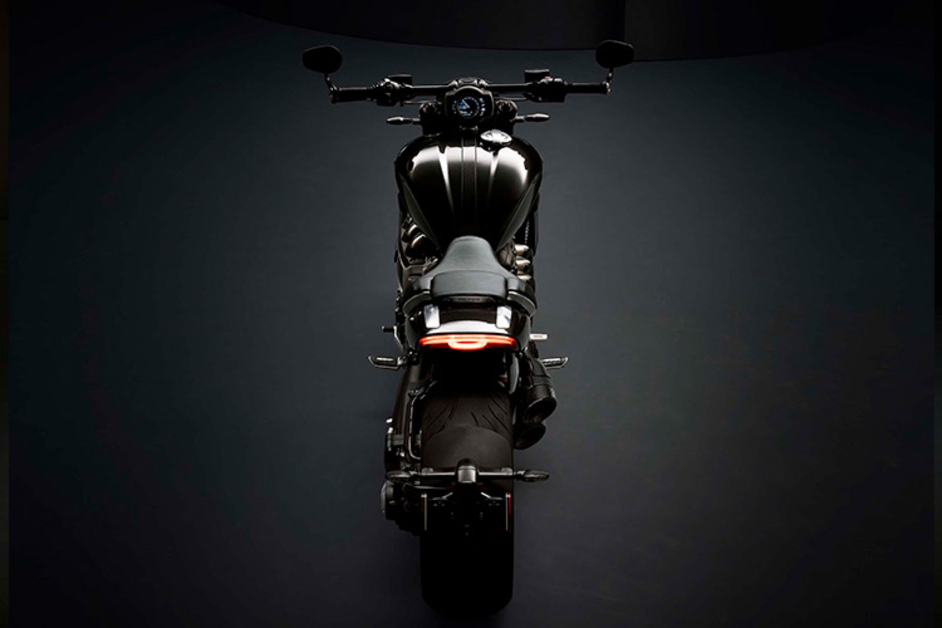 موتورسیکلت تریومف راکت ۳ TFC