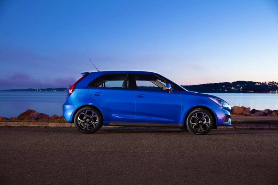2019 MG 3