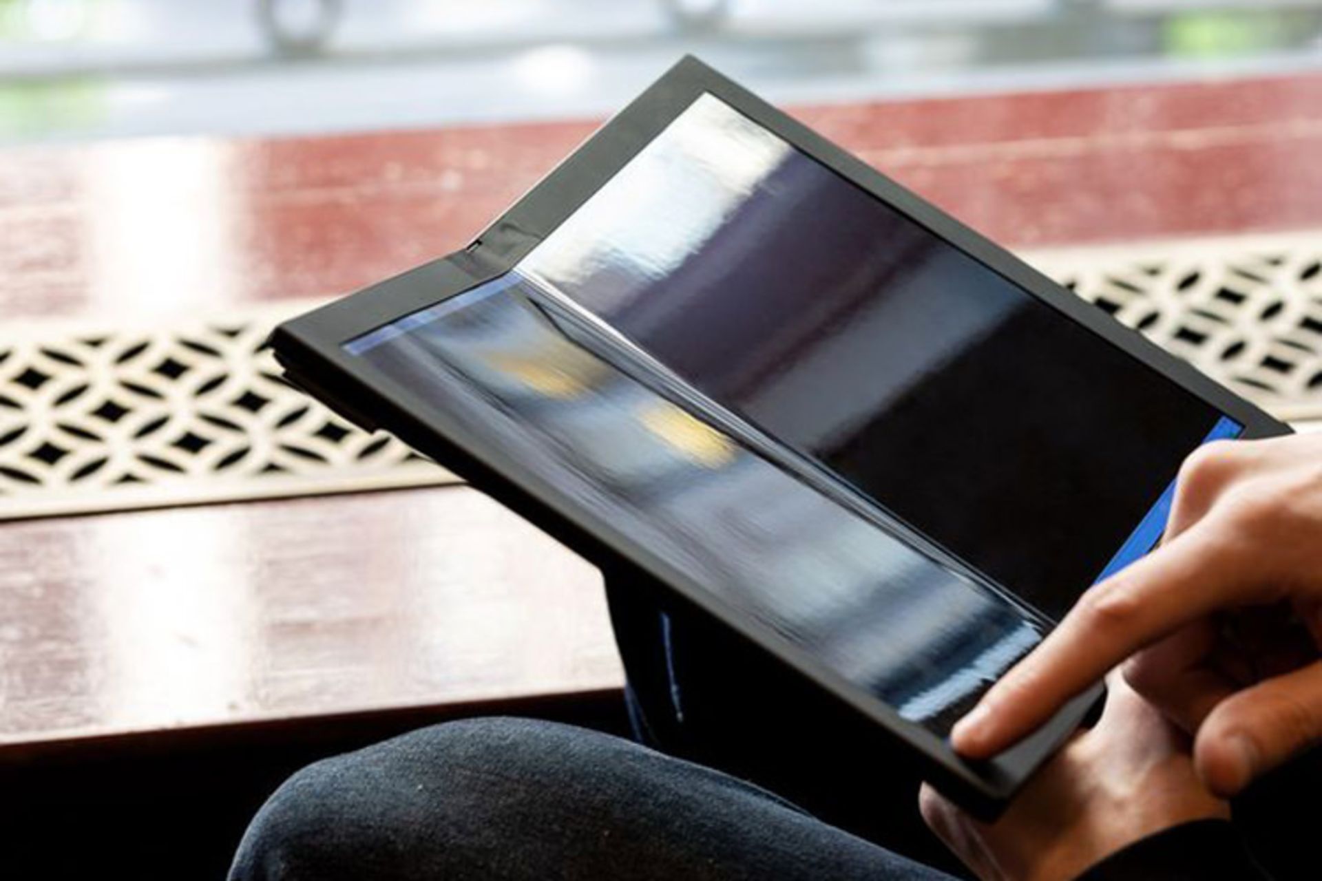 پی‌سی تاشدنی ThinkPad X1