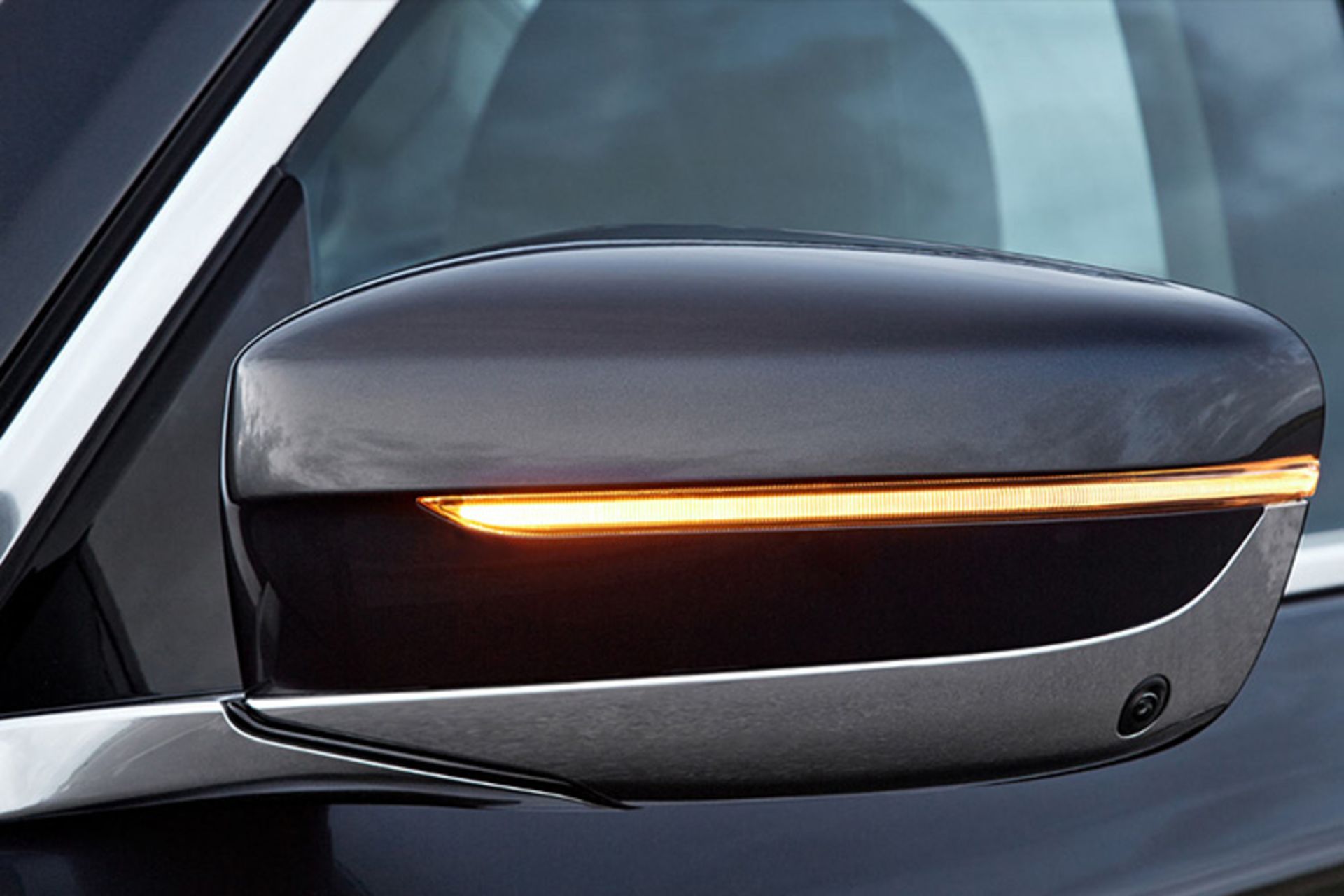 سرقت آینه های جانبی خودرو در منهتن