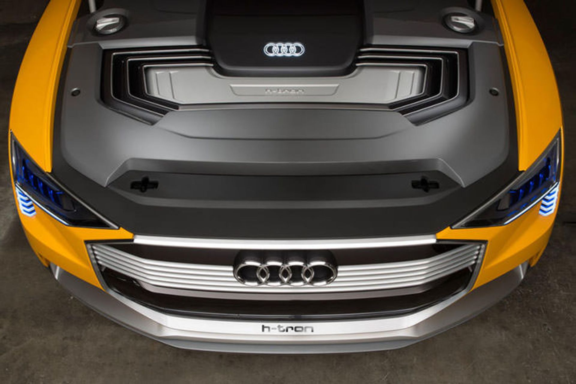 Audi E-tron / آئودی ای-ترون