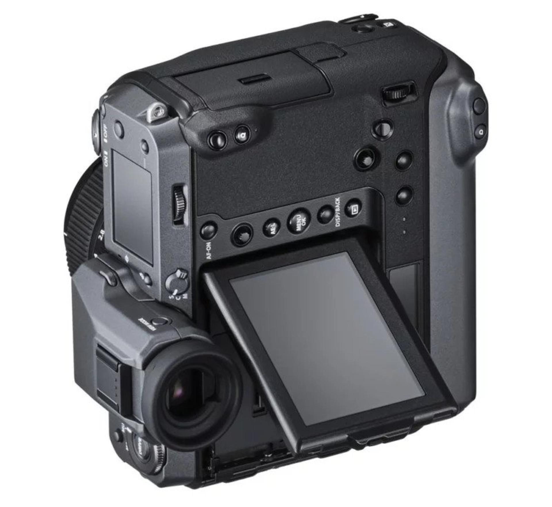 دوربین GFX100‌ فوجی فیلم