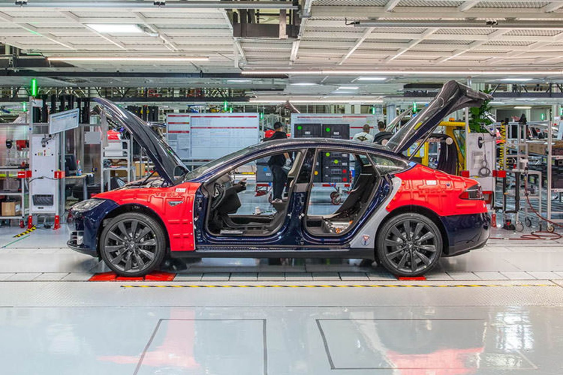 تسلا خودروی الکتریکی / tesla