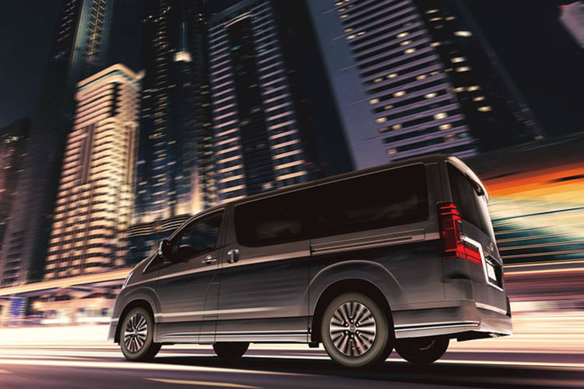 Toyota Granvia Luxury Minivan / مینی ون لوکس تویوتا گرنویا
