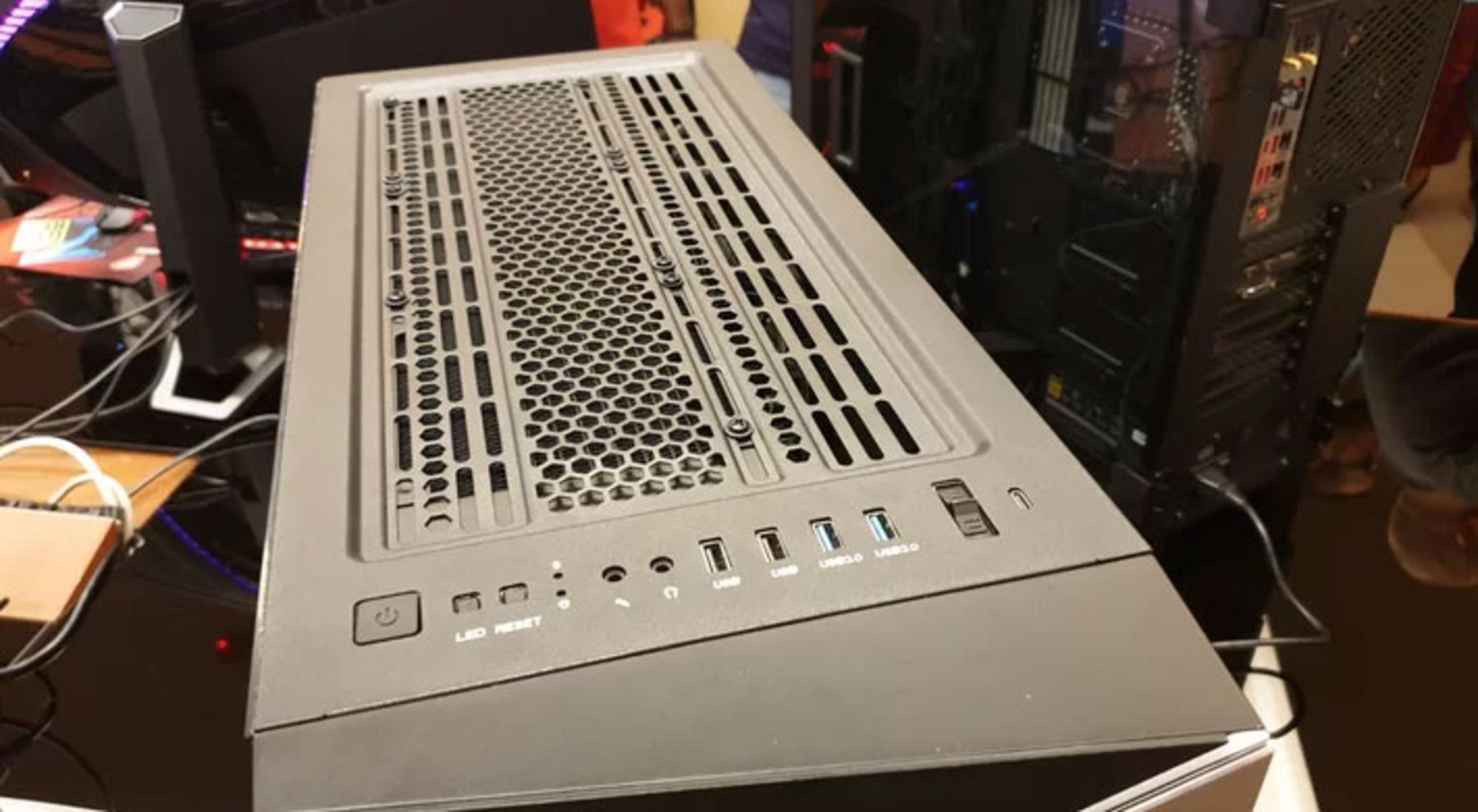 MSI Harpe 300X