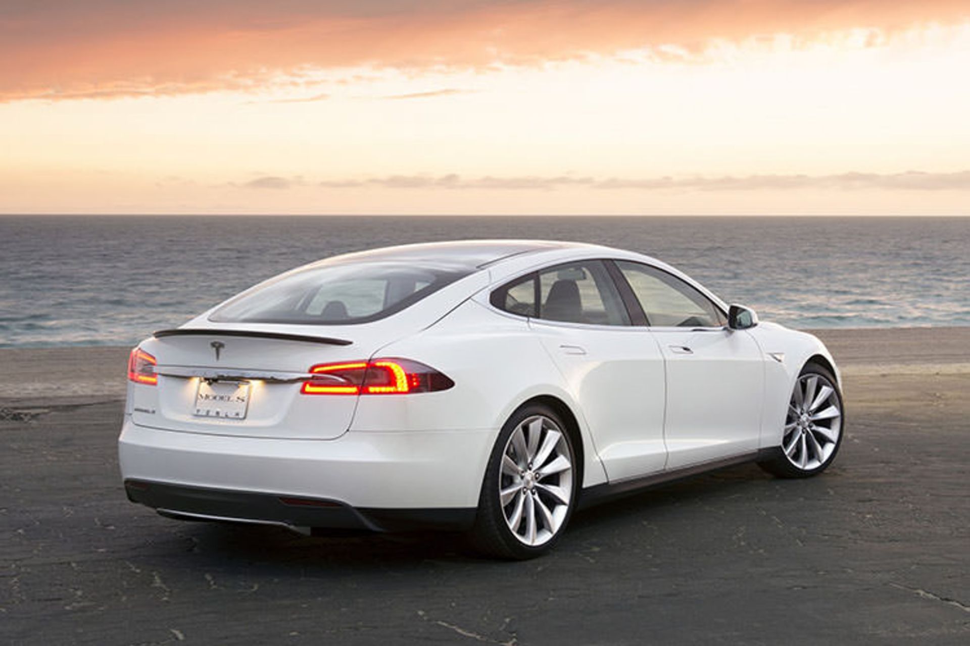 Tesla Model S / تسلا مدل اس