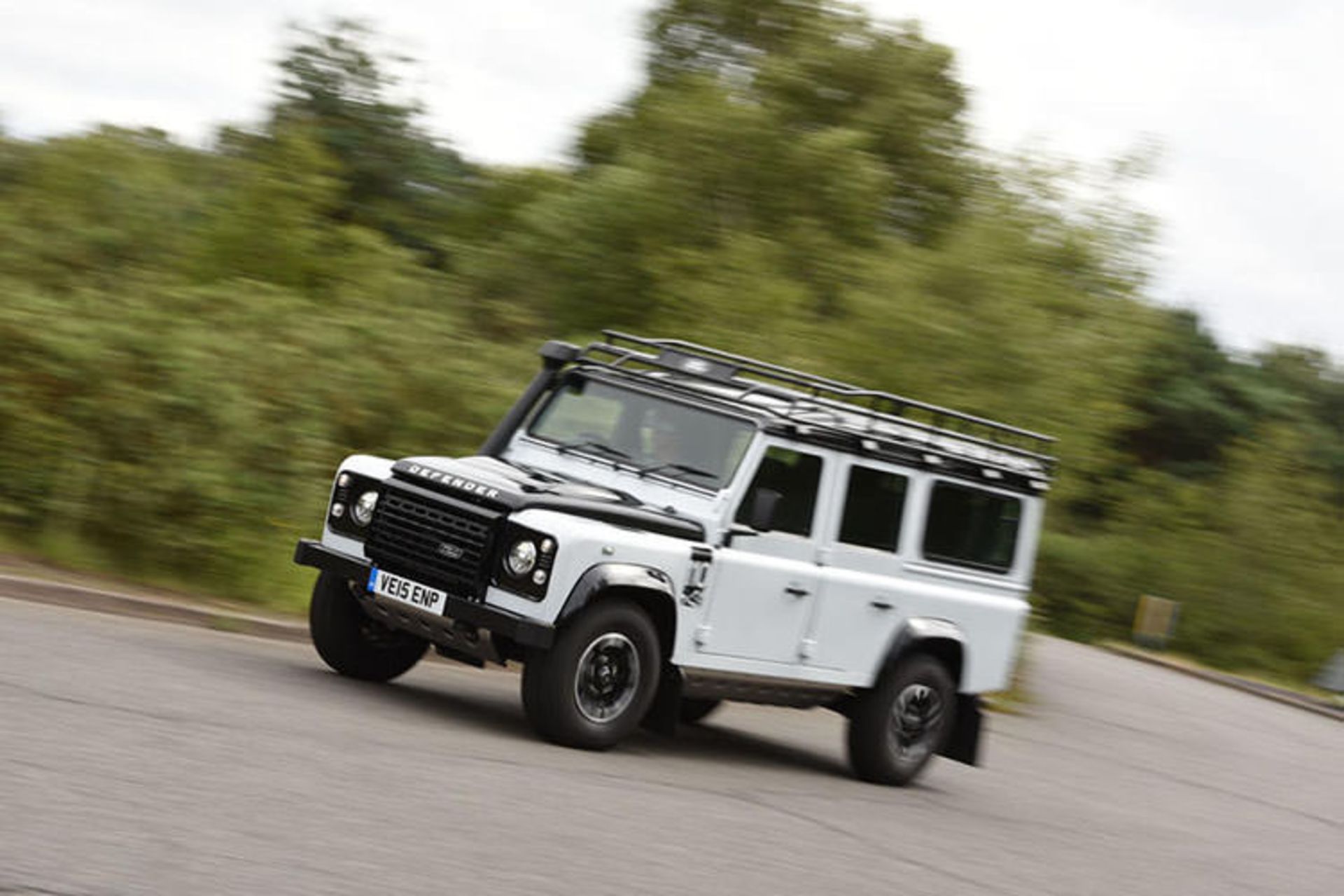 Land Rover / لندرور دیفندر