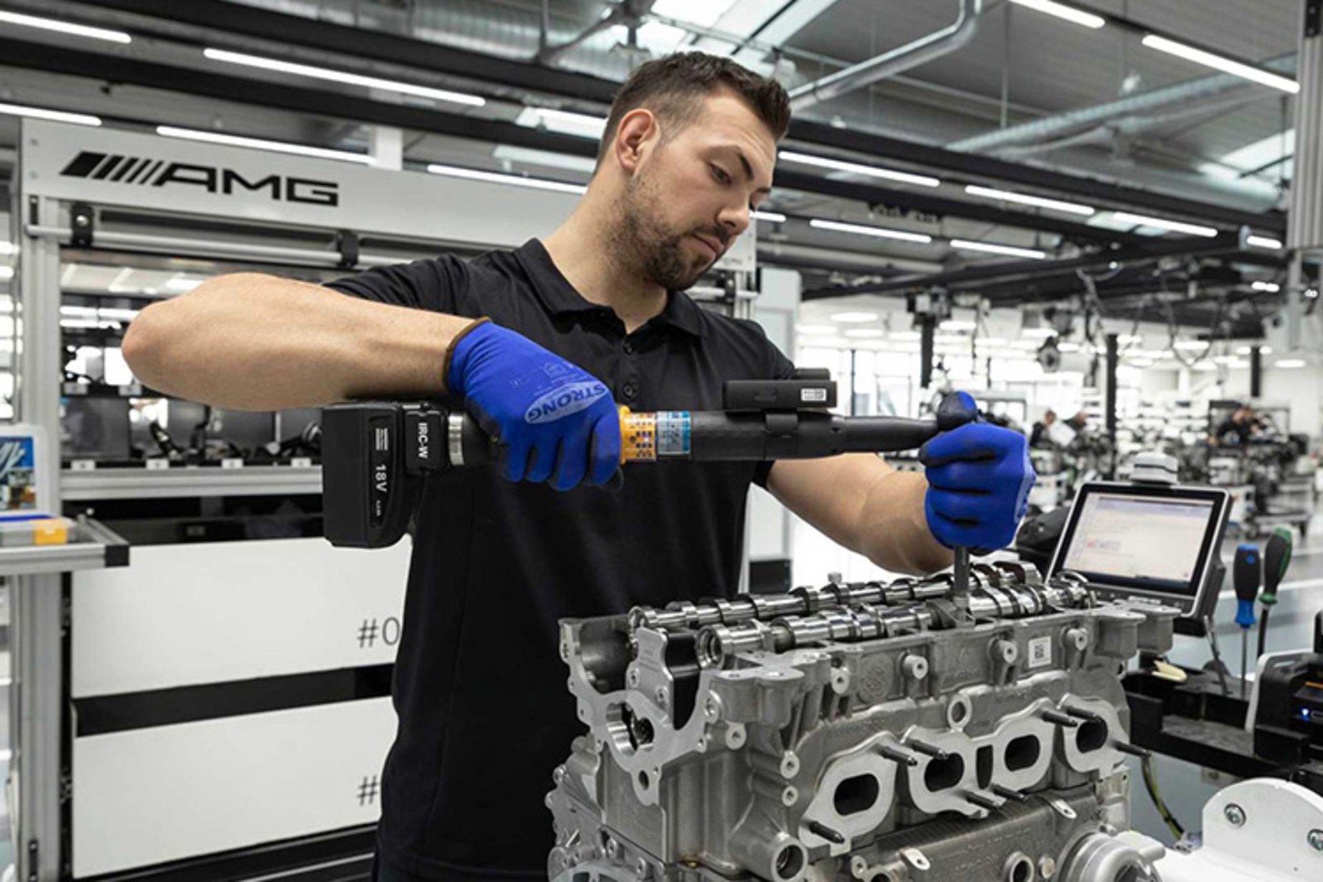 پیشرانه ۴ سیلندر AMG M139