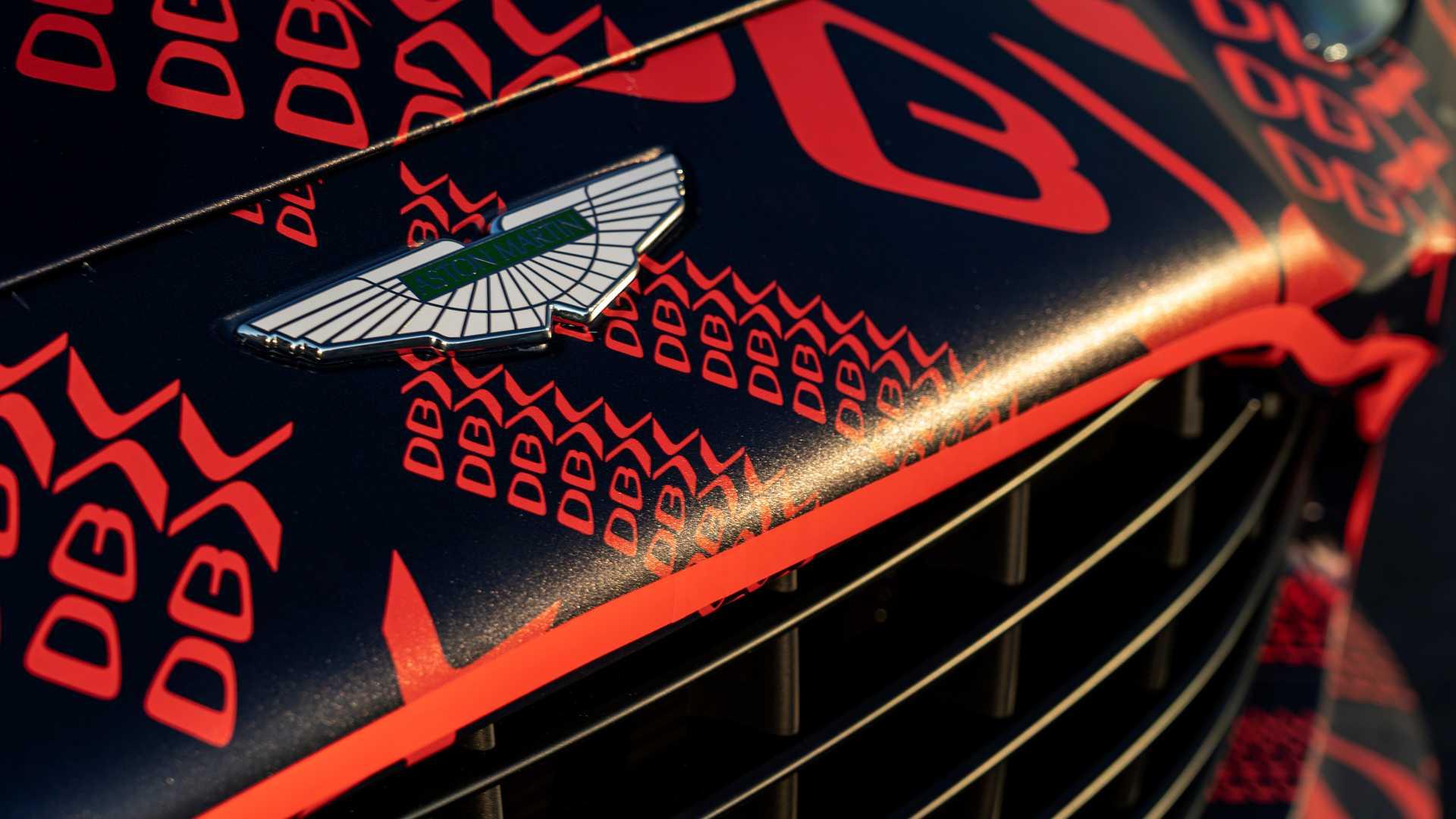 Aston Martin DBX SUV / شاسی بلند استون مارتین