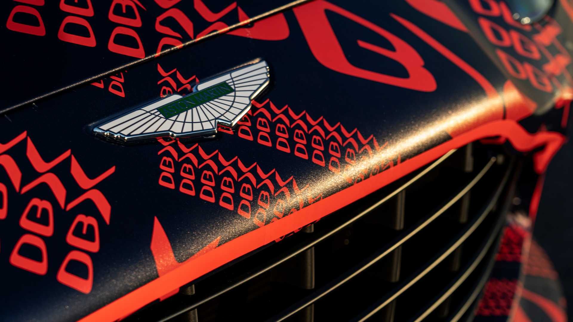 Aston Martin DBX SUV / شاسی بلند استون مارتین