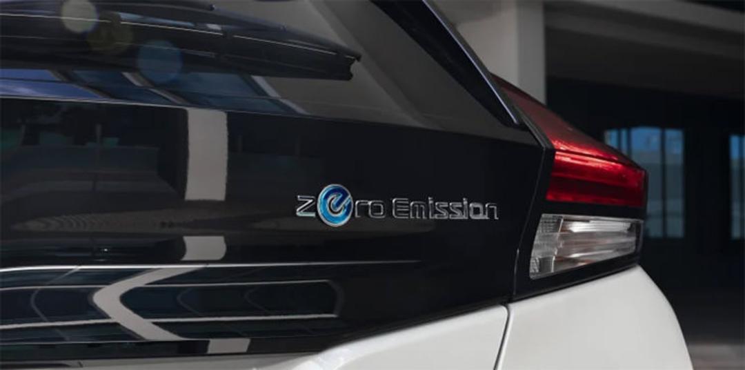  Nissan Leaf electric car / خودروی الکتریکی نیسان لیف