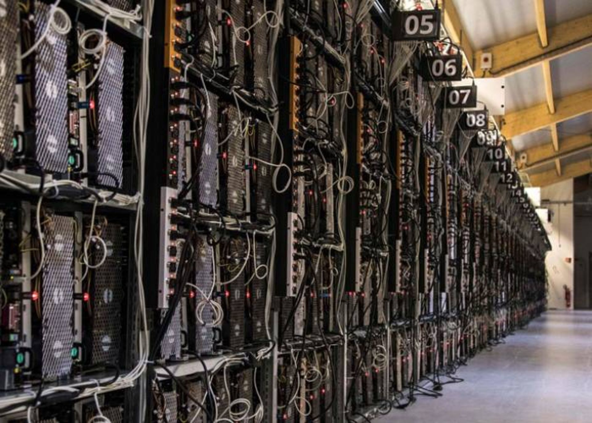مرکز داده بیت کوین