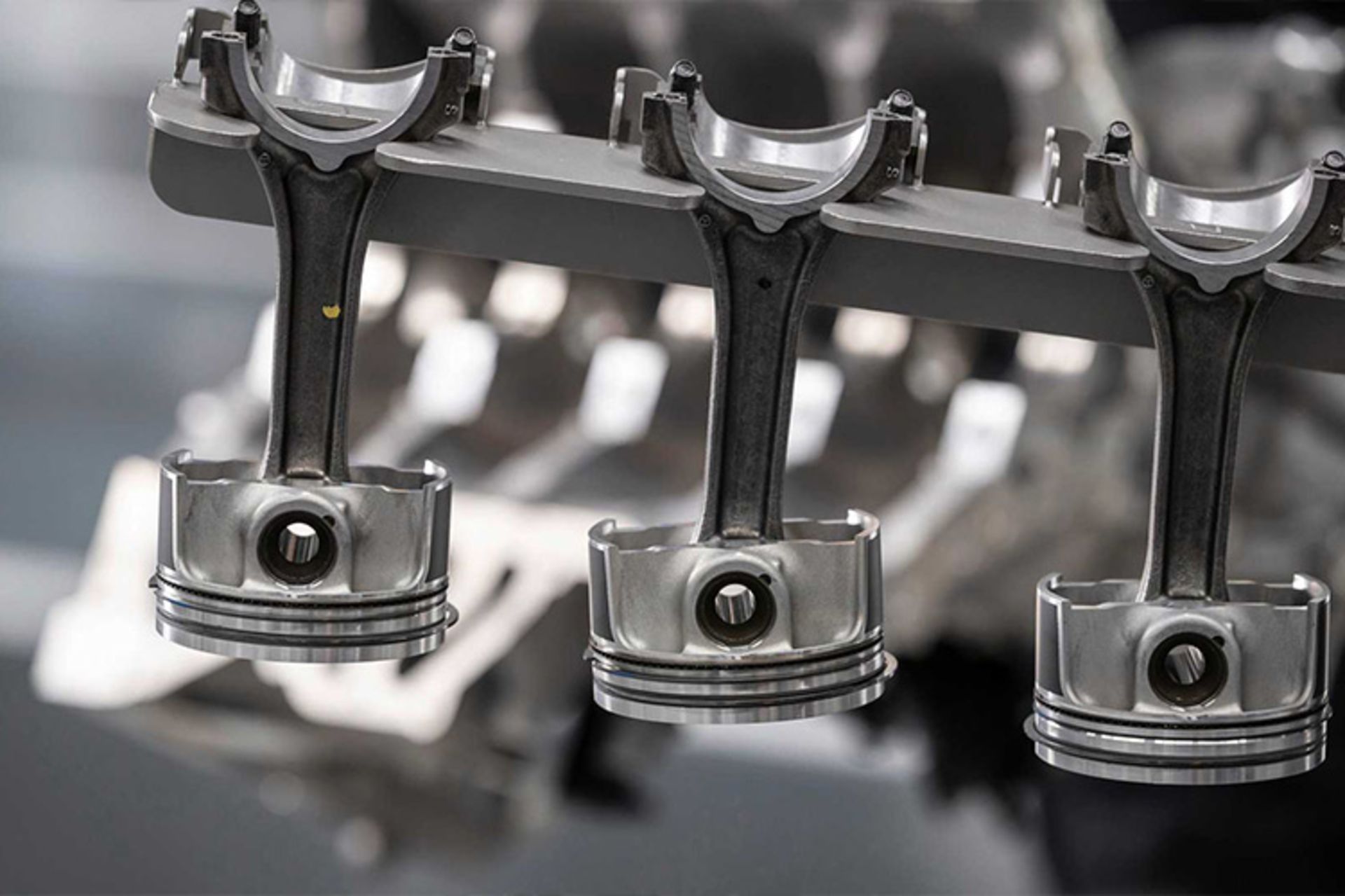 پیشرانه ۴ سیلندر AMG M139