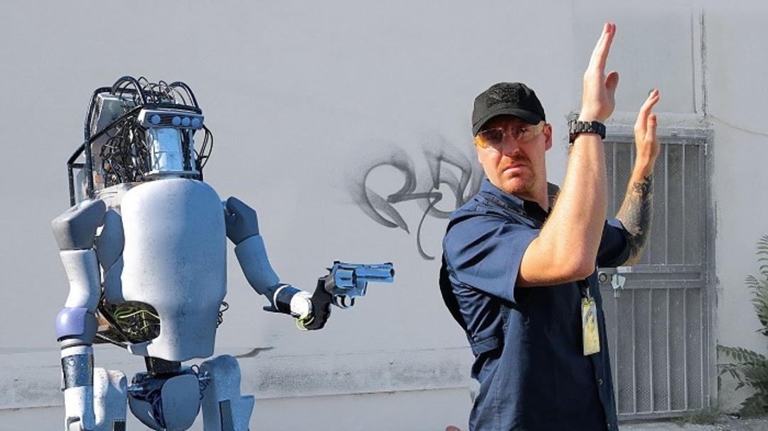 ربات / robot