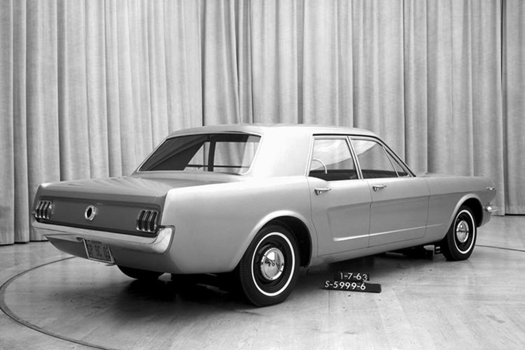 Ford Mustang / فورد موستانگ